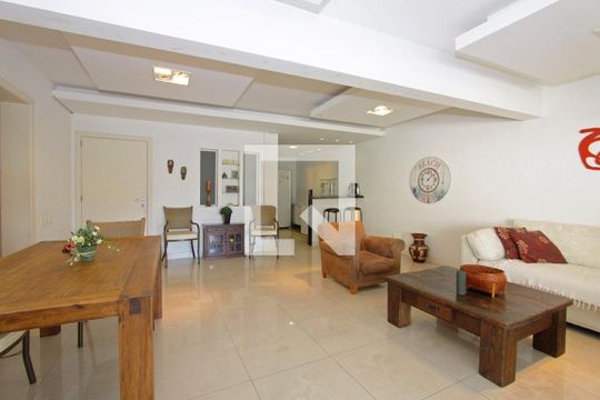 Sala  de casa para alugar com 4 quartos, 510m² em Boa Vista, Porto Alegre