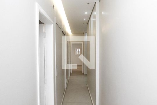 Corredor de casa à venda com 4 quartos, 380m² em Santa Lúcia, Belo Horizonte