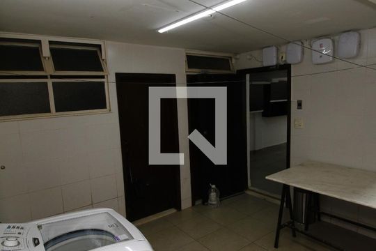 Área de Serviço de casa à venda com 4 quartos, 380m² em Santa Lúcia, Belo Horizonte