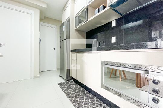 Sala/Cozinha de apartamento à venda com 2 quartos, 35m² em Barra Funda, São Paulo