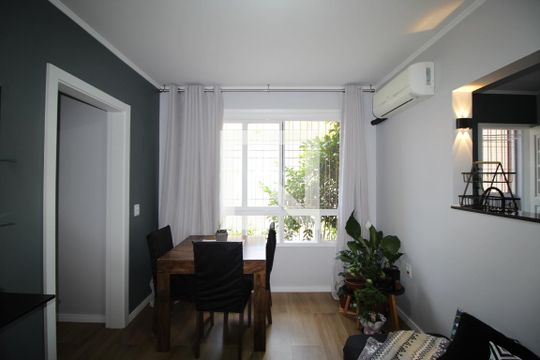 Sala de apartamento à venda com 3 quartos, 65m² em Navegantes, Porto Alegre
