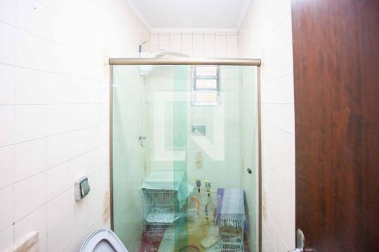 Banheiro 1 de casa à venda com 4 quartos, 253m² em Campanário, Diadema