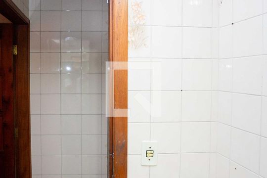 Banheiro 1 de casa à venda com 4 quartos, 253m² em Campanário, Diadema