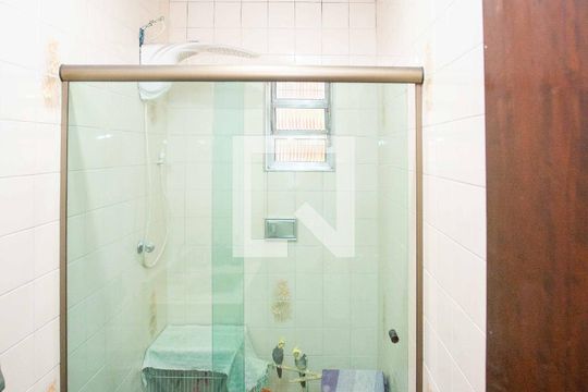 Banheiro 1 de casa à venda com 4 quartos, 253m² em Campanário, Diadema