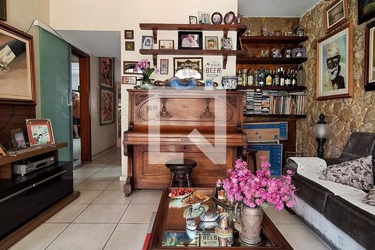 Sala 2 de casa de condomínio à venda com 4 quartos, 223m² em São Francisco, Niterói