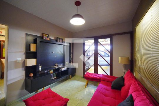 Sala de casa para alugar com 2 quartos, 100m² em São João do Rio Vermelho, Florianópolis