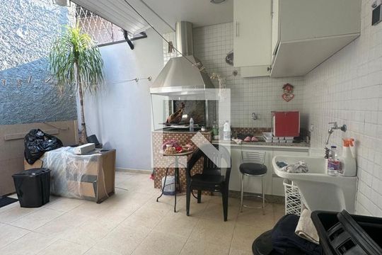 Área externa de casa à venda com 3 quartos, 250m² em Jardim do Luar (fazendinha), Santana de Parnaíba