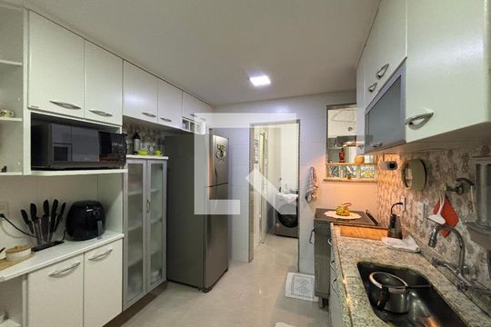 Cozinha de apartamento à venda com 3 quartos, 130m² em Lagoa, Rio de Janeiro
