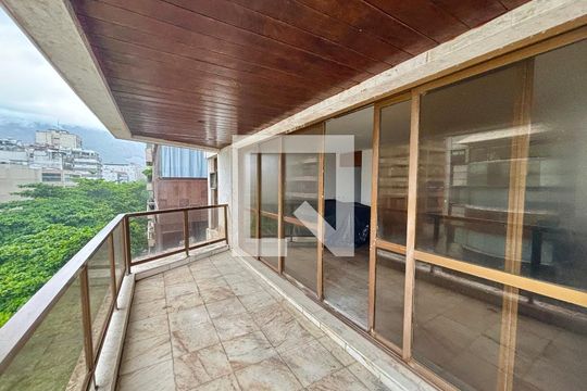 Varanda da sala de apartamento à venda com 5 quartos, 500m² em Leblon, Rio de Janeiro
