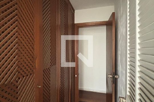 Corredores de apartamento à venda com 5 quartos, 500m² em Leblon, Rio de Janeiro