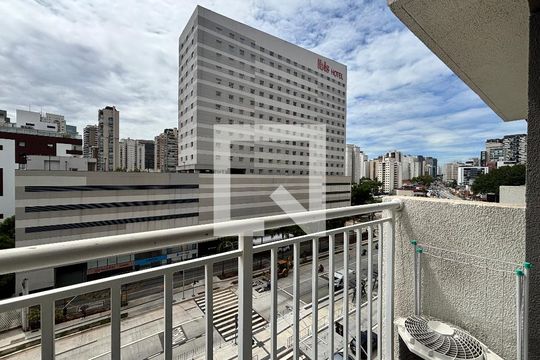 Varanda de kitnet/studio à venda com 1 quarto, 30m² em Vila Nova Conceição, São Paulo