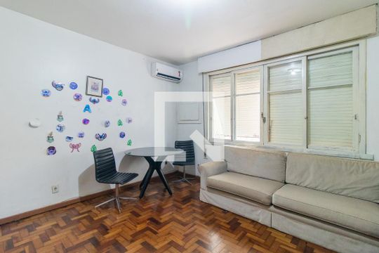 Sala de apartamento para alugar com 3 quartos, 88m² em Menino Deus, Porto Alegre