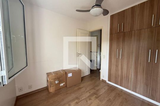 Quarto de casa de condomínio para alugar com 3 quartos, 198m² em Residencial Barão do Café, Campinas
