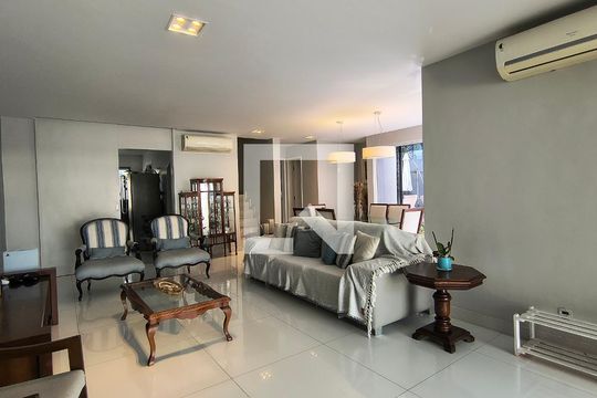 Sala de casa de condomínio para alugar com 4 quartos, 300m² em Vargem Grande, Rio de Janeiro
