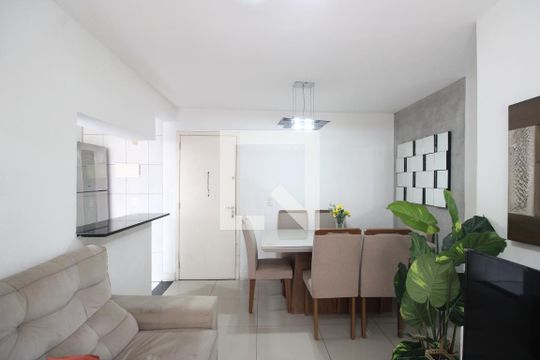 Sala de apartamento para alugar com 2 quartos, 69m² em Taquara, Rio de Janeiro