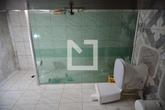 Banheiro Social de casa à venda com 2 quartos, 117m² em Parque Oratório, Santo André