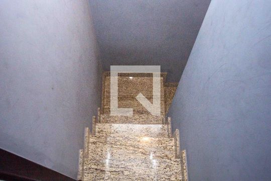 Escada de casa à venda com 2 quartos, 120m² em Eldorado, Diadema