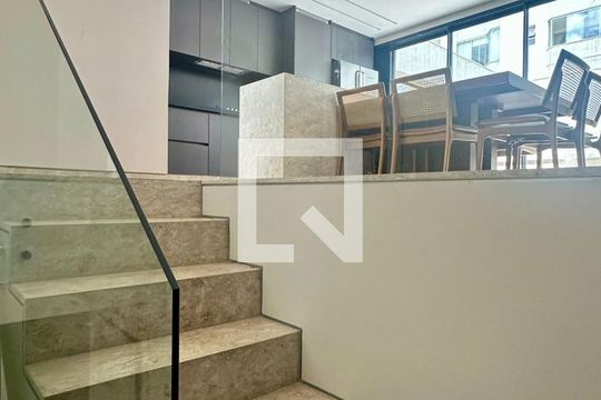 Escadas de apartamento à venda com 2 quartos, 161m² em Funcionários, Belo Horizonte