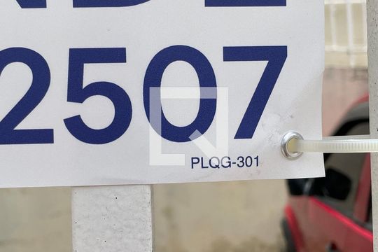 Placa PLQG 301 de apartamento à venda com 3 quartos, 56m² em Vila Taquari, São Paulo