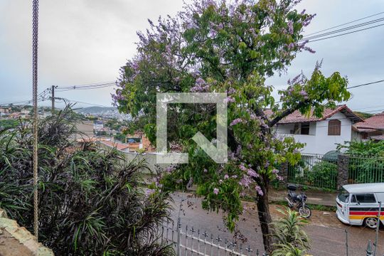 Quarto 4 de casa à venda com 4 quartos, 350m² em Nova Gameleira, Belo Horizonte