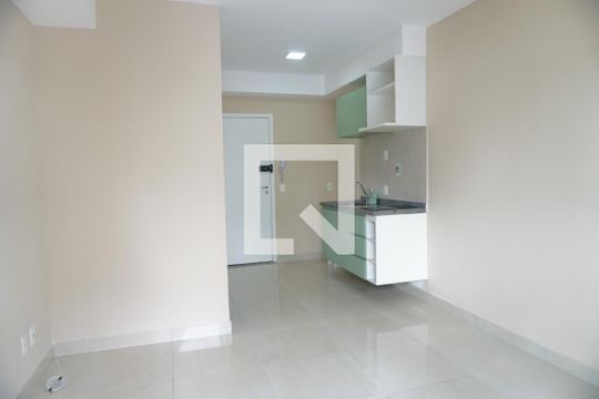 Sala/Quarto de kitnet/studio para alugar com 1 quarto, 23m² em Centro Histórico de São Paulo, São Paulo