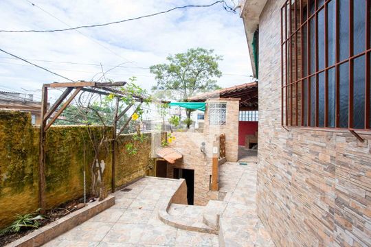 Quintal de casa à venda com 4 quartos, 170m² em Vila Clara, São Paulo