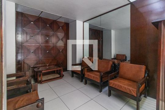Hall social de apartamento para alugar com 2 quartos, 90m² em Centro Histórico, Porto Alegre