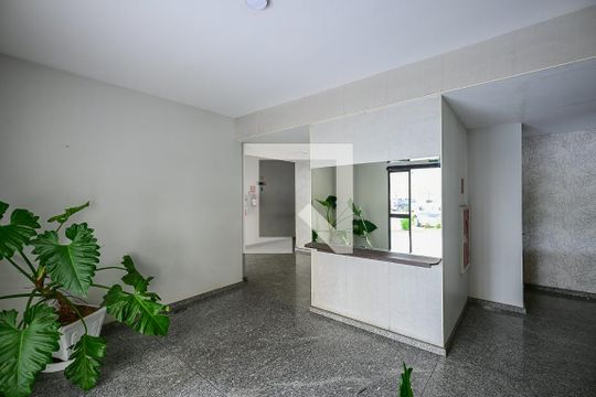 Hall Social de apartamento à venda com 2 quartos, 81m² em Jardim Henriqueta, Taboão da Serra