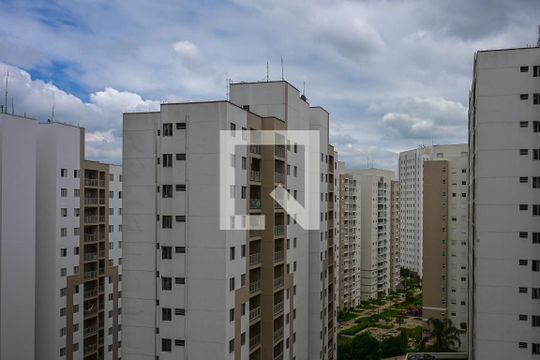 Vista do Quarto 1 de apartamento à venda com 2 quartos, 81m² em Jardim Henriqueta, Taboão da Serra