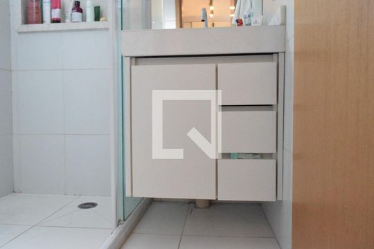 Banheiro de kitnet/studio à venda com 1 quarto, 30m² em Sumaré, São Paulo