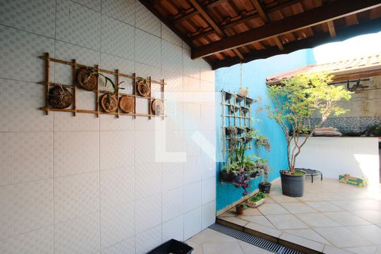 Área de Serviço de casa à venda com 3 quartos, 206m² em Vila Granada, São Paulo