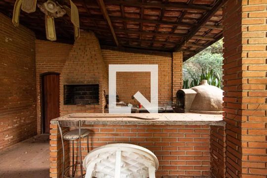 Casa para alugar com 6 quartos, 1100m² em Jardim America, Sorocaba
