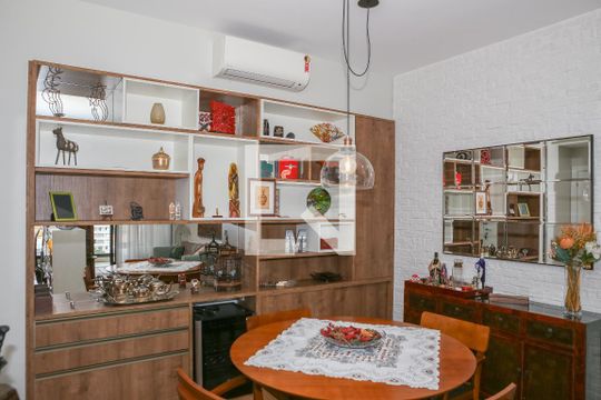 Sala de apartamento à venda com 2 quartos, 84m² em Pacaembu, São Paulo