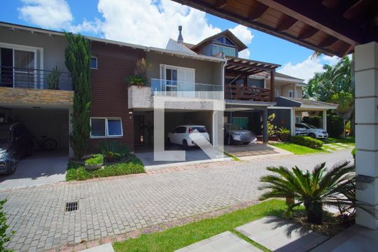 Sala de Estar 1 - Vista de casa de condomínio à venda com 3 quartos, 360m² em Sarandi, Porto Alegre