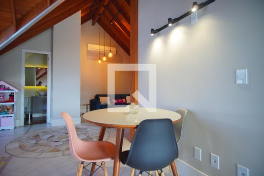 Sótão - Sala de casa de condomínio à venda com 3 quartos, 360m² em Sarandi, Porto Alegre