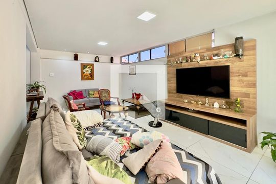 Apartamento à venda com 3 quartos, 214m² em Manacás, Belo Horizonte