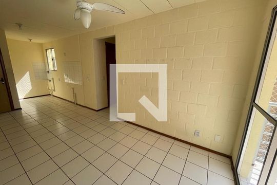Apartamento à venda com 2 quartos, 50m² em São José, São Leopoldo