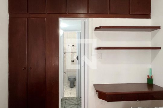 Quarto 1 de apartamento para alugar com 2 quartos, 69m² em Boqueirão, Santos