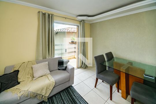Apartamento à venda com 3 quartos, 106m² em Heliópolis, Belo Horizonte