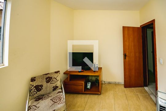 Apartamento à venda com 3 quartos, 106m² em Heliópolis, Belo Horizonte