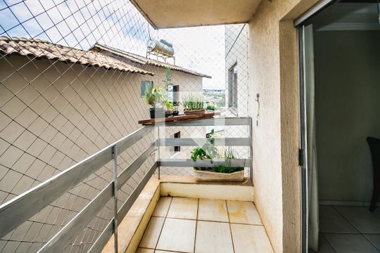 Apartamento à venda com 3 quartos, 106m² em Heliópolis, Belo Horizonte