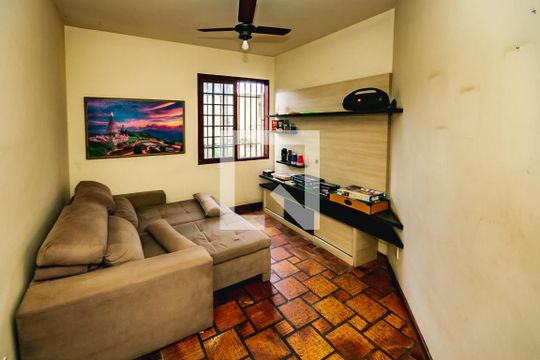 Casa à venda com 5 quartos, 1000m² em Bandeirantes (pampulha), Belo Horizonte