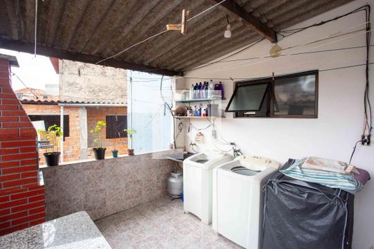 Área de Serviço Casa 1 de casa para alugar com 5 quartos, 250m² em Jardim das Laranjeiras (zona Sul), Diadema