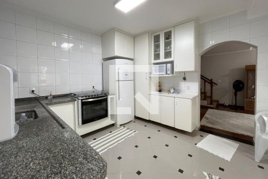Casa à venda com 3 quartos, 190m² em Vila Maria Luisa, São Paulo