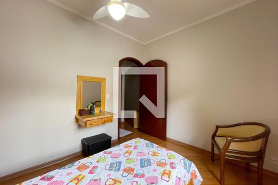 Casa à venda com 3 quartos, 190m² em Vila Maria Luisa, São Paulo