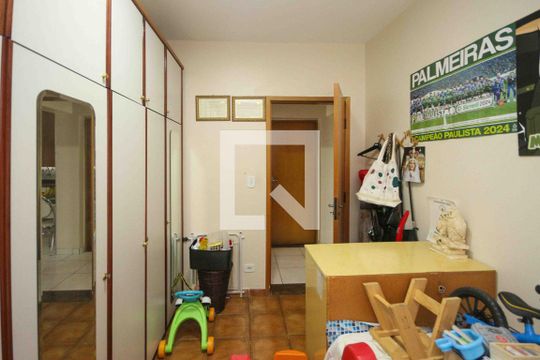 Casa à venda com 3 quartos, 250m² em Jardim Sapopemba, São Paulo