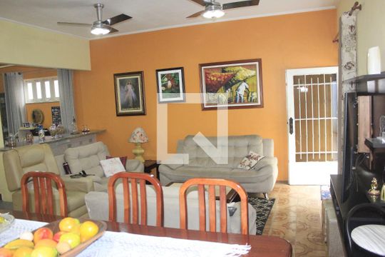 Sala de casa à venda com 4 quartos, 240m² em Vila Galvão, Guarulhos