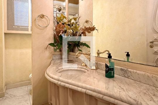 Lavabo de apartamento para alugar com 4 quartos, 220m² em Copacabana, Rio de Janeiro