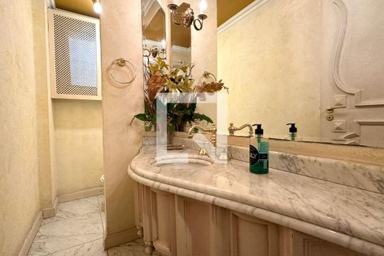 Lavabo de apartamento para alugar com 4 quartos, 220m² em Copacabana, Rio de Janeiro