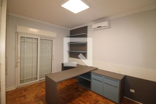Quarto 2 de casa à venda com 4 quartos, 242m² em Jardim São Paulo, São Paulo